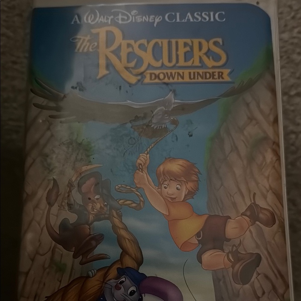 Disney's The Rescuers Down Under VHS - Blue and Yellow Cover